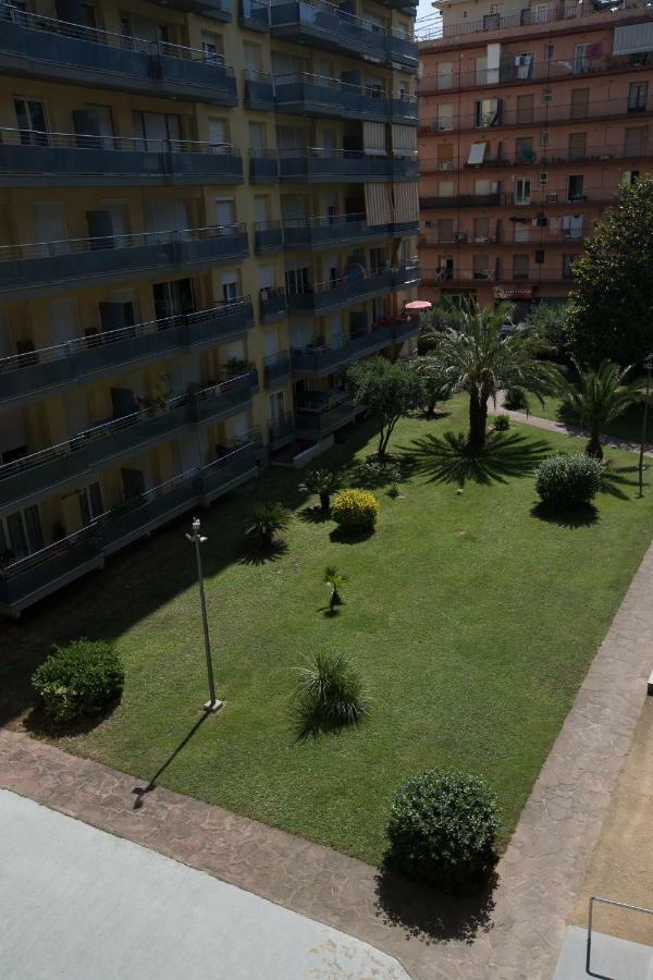 Apartamento cerca del mar  Blanes Exterior foto